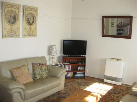 Peel Cottage - Accommodation Tasmania 1