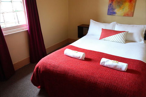 Royal Hotel Cooma - Accommodation Tasmania 1