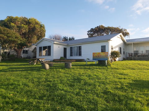 Surfside Backpacker - Accommodation Tasmania 0