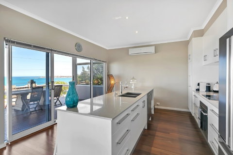 The Salty Dog Beachhouse - Accommodation Tasmania 2