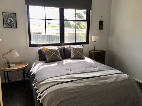The Lakehouse Beechworth - Accommodation Tasmania 1