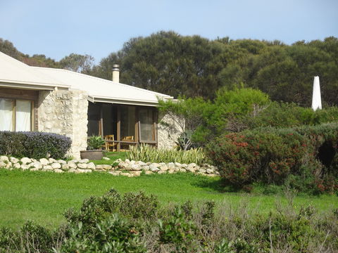 Tu Emuz Stone Beachfront Cottage, Supporting Fire Recovery, Emu Bay, KI - Accommodation Tasmania 1