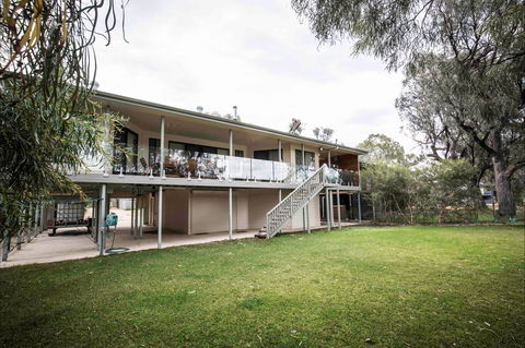 35 Pelican Parade Pelican Point - Accommodation Tasmania 1