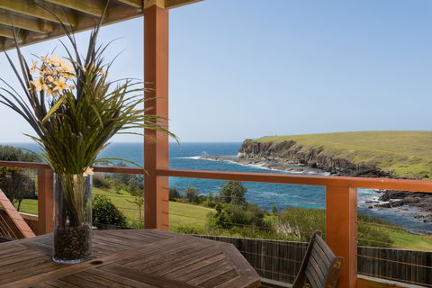 Absolute Oceanfront Cottage - Accommodation Tasmania 0