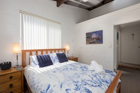 Absolute Oceanfront Cottage - Accommodation Tasmania 1