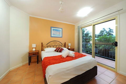 At Beach Court Holiday Villas - Accommodation Tasmania 2