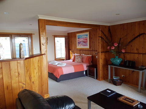 Bed In The Treetops - Accommodation Tasmania 1