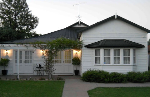 BJs Short Stay Apartments - Accommodation Tasmania 1