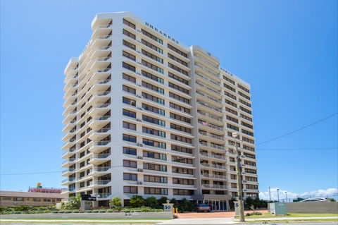 Breakers North - Absolute Beach Front Holiday Apartments - Accommodation Tasmania 1