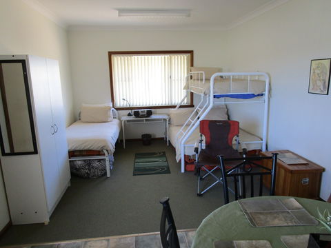 Caddy Shack Dunedoo - Accommodation Tasmania 2