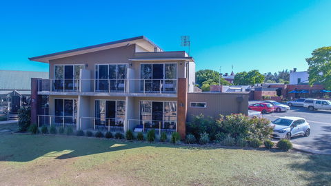 Campaspe Lodge At The Echuca Hotel - Accommodation Tasmania 1