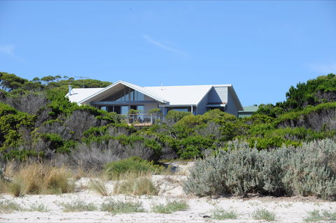 Cassini Beach House - Accommodation Tasmania 0