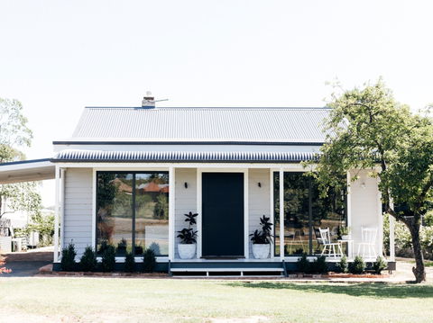 Chic Country Cottage With Vineyard Views - Accommodation Tasmania 0