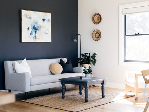 Chic Country Cottage With Vineyard Views - Accommodation Tasmania 1