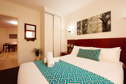 Coffee House Apartment Motel - Accommodation Tasmania 0