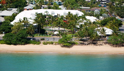 Coral Sands Beachfront Resort - Accommodation Tasmania 1