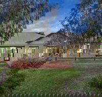 Cottage Retreat/Shady Cottage - Accommodation Tasmania