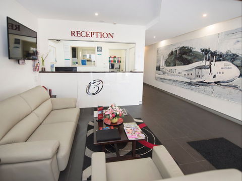 Curtis Central Apartments - Accommodation Tasmania 1