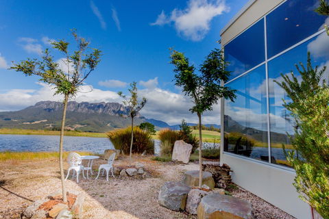 Eagles Nest Retreat - Accommodation Tasmania 0