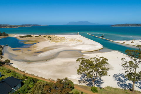 Lyenna - Accommodation Tasmania 1