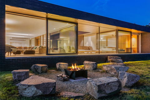 Lyenna - Accommodation Tasmania 2