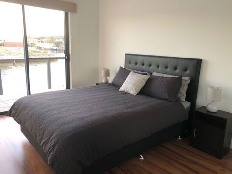 Port Bouvard Retreat - Large Family Friendly Canal Home With Private Jetty - Accommodation Tasmania 1