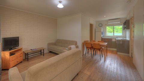 Restaway Holiday Units - Accommodation Tasmania 1