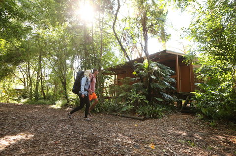Samurai Beach Bungalows Port Stephens YHA - Accommodation Tasmania 1