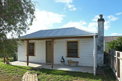 Stable Cottage - Accommodation Tasmania 0