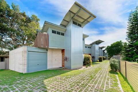 Sun Worship Crescent Head Eco Villas - Accommodation Tasmania 1