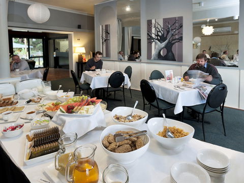 The Waterfront Wynyard - Accommodation Tasmania 2