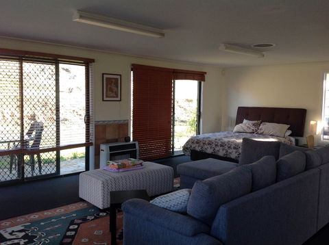 Tibuc Gardens Cottage - Accommodation Tasmania 2