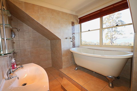 Whale Cove - Accommodation Tasmania 1