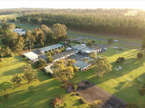 William MacIntosh Motor Lodge - Accommodation Tasmania 0