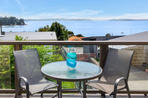 Beach View Apartment - Accommodation Tasmania 2