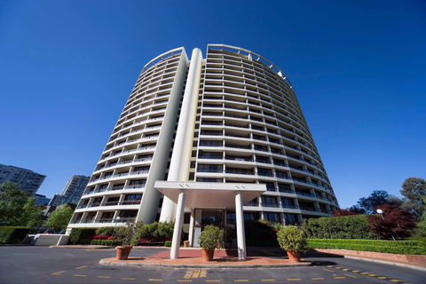 BreakFree Capital Tower - Accommodation Tasmania 0
