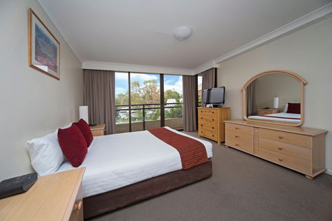 BreakFree Capital Tower - Accommodation Tasmania 1