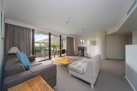 BreakFree Capital Tower - Accommodation Tasmania 2