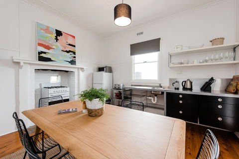 Castleview Cottage - Accommodation Tasmania 0