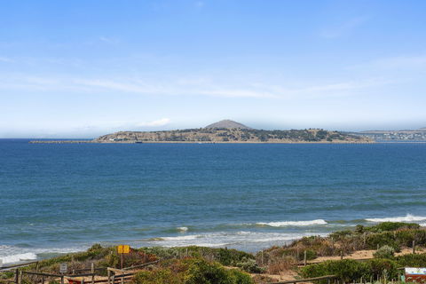 Chiton On The Rocks - Breathtaking Panoramic Coastal Views - Accommodation Tasmania 1