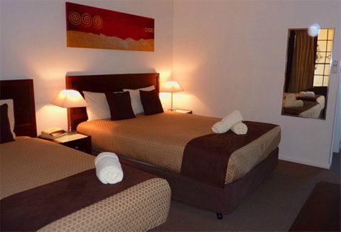 Colonial Lodge Motor Inn - Accommodation Tasmania 1