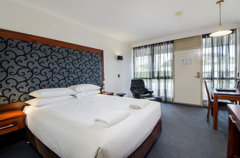 Commodore On The Park - Accommodation Tasmania 2