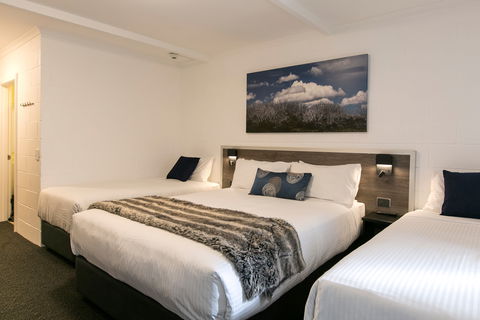 Falls Creek Hotel - Accommodation Tasmania 1