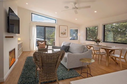 Grasmere Chalet - Accommodation Tasmania 0