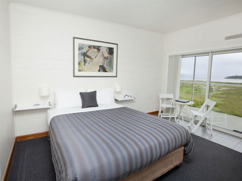 Hotel Bruny - Accommodation Tasmania 1