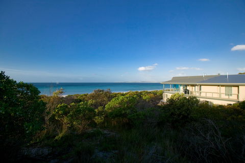 Island Beach Lodge - Accommodation Tasmania 2