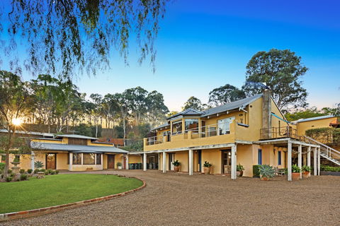 I Villini Estate - Accommodation Tasmania 0