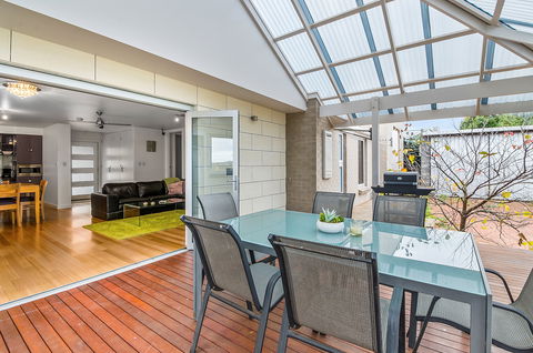 Limestone Coast Apartments - Accommodation Tasmania 0