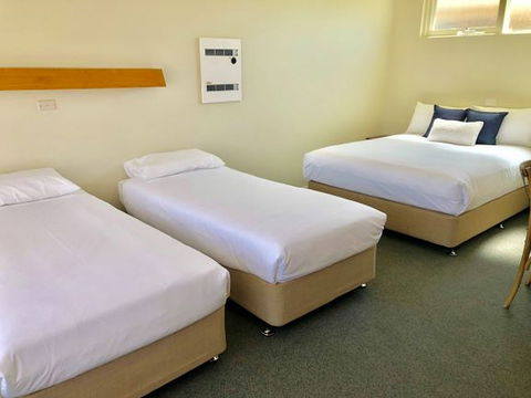 Marina Motel Rooms - Accommodation Tasmania 2