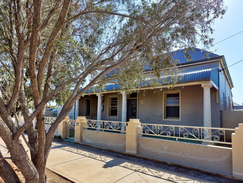 McCulloch's Rest - Accommodation Tasmania 0